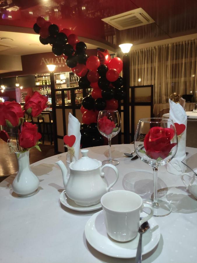 Aviator Hotel Restauracja & Spa パビャニツェ エクステリア 写真
